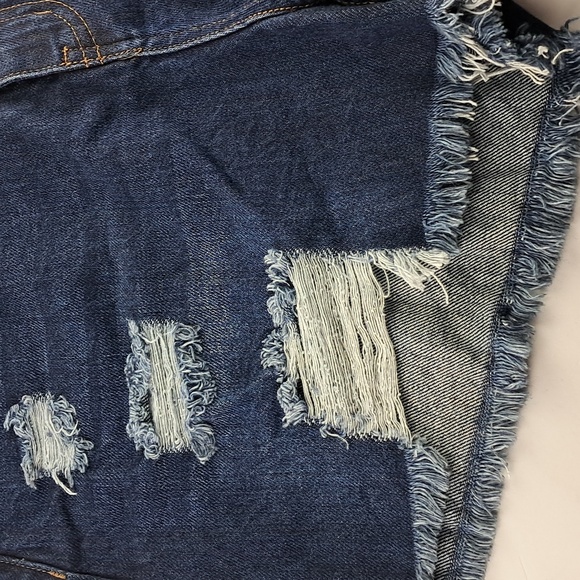 Track 23 Fashion Denim Dark Wash Size 13 Distressed Shorts - Picture 4 of 8